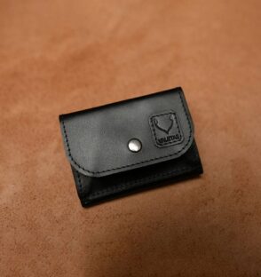 Czarny portfel męski Valetas Slim ze skóry naturalnej – minimalistyczny wygląd